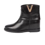 STIVALETTO CON INIZIALE IN METALLO Donna Nero STIVALETTO CON INIZIALE IN METALLO Donna Nero